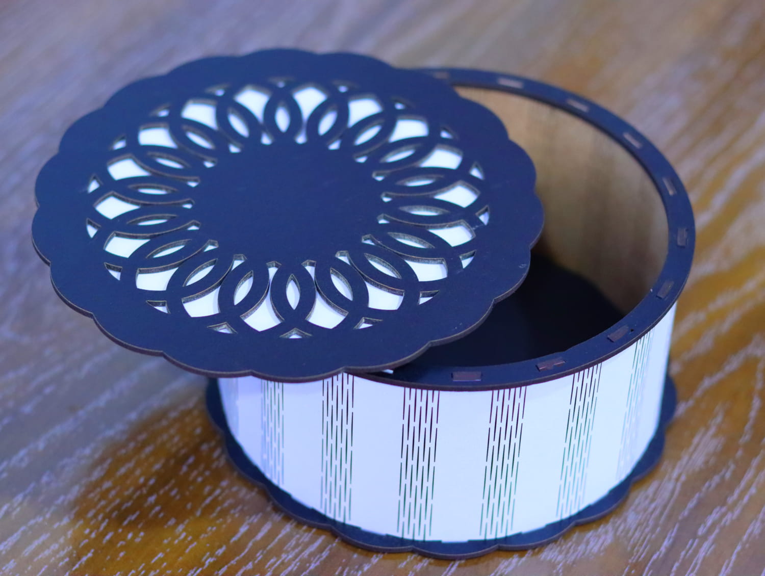 Laser Cut Decorative Round Gift Box 3mm Free Vector
